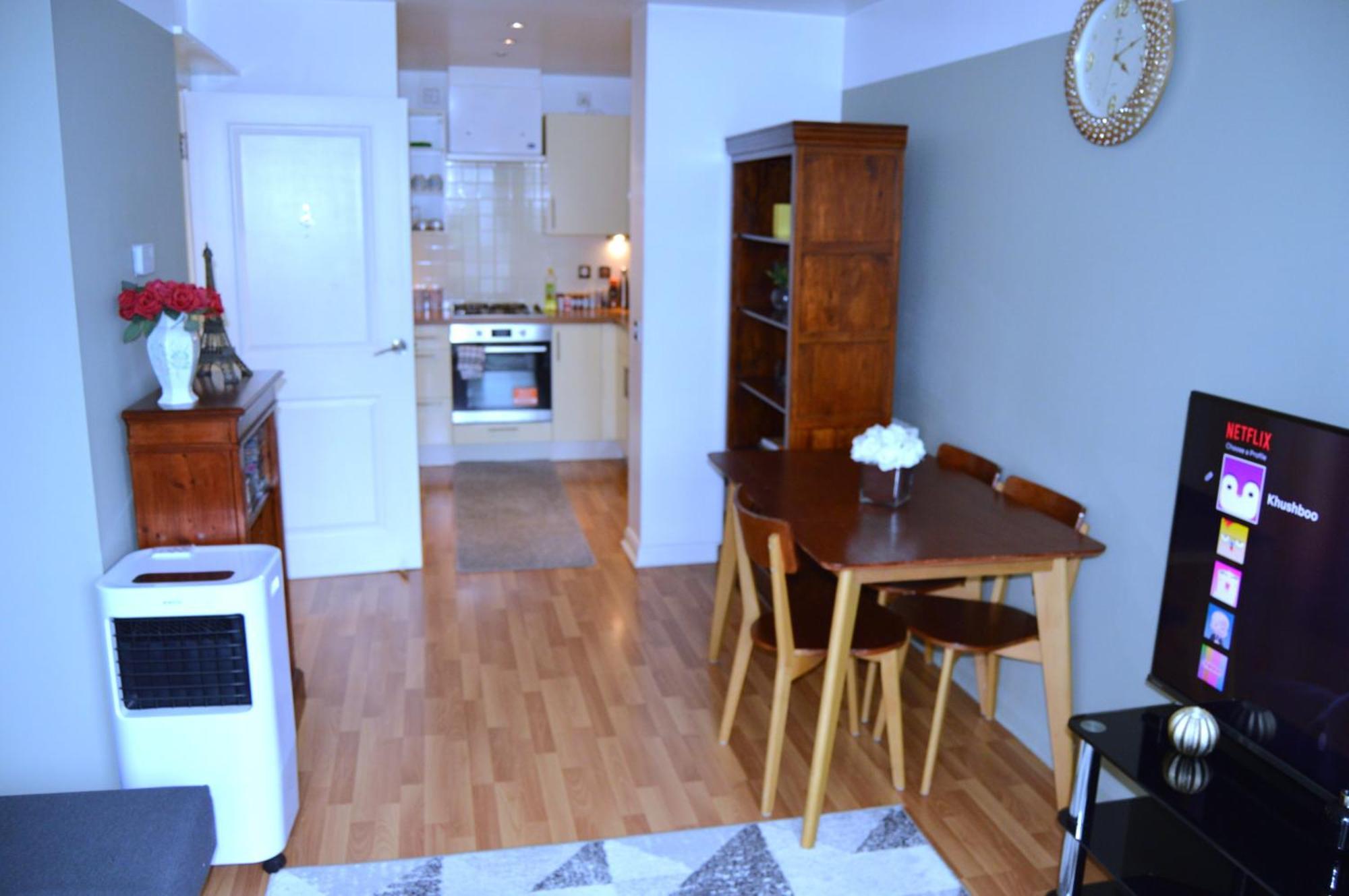 Entire Apartment Next To Canary Wharf In لندن المظهر الخارجي الصورة