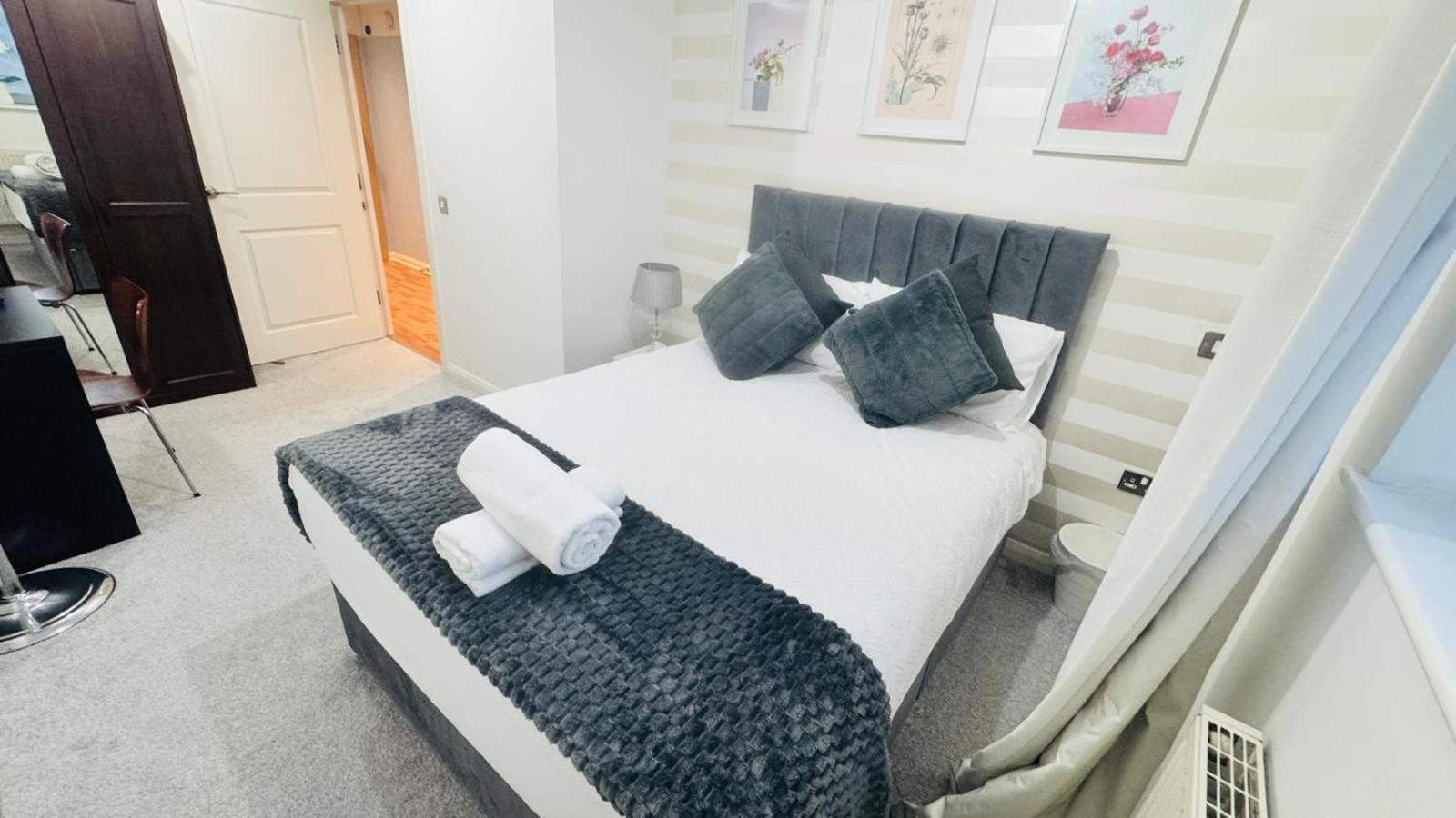 Entire Apartment Next To Canary Wharf In لندن المظهر الخارجي الصورة